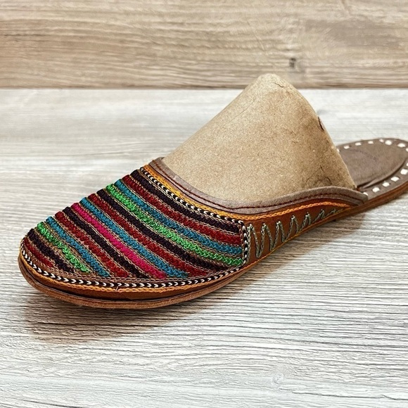 Black leather handmade Phulkari embroidery shoes/ slippers size 8 - Picture 1 of 7
